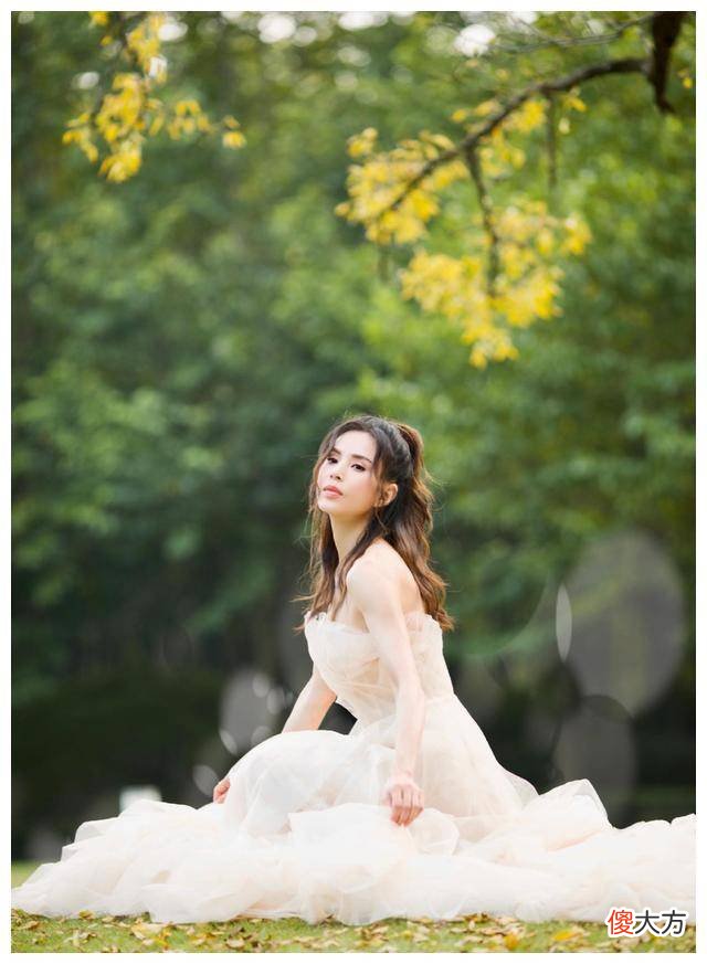 【就爱时尚】李若彤穿机车皮衣会怎么样，答案很酷，很清爽