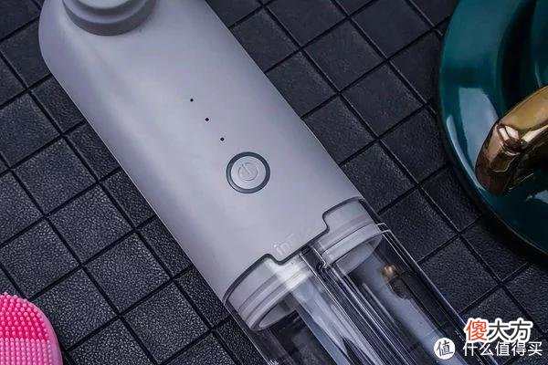【时尚一点】告别手动的酸爽，油腻大叔尝鲜inFace超微小气泡黑头仪
