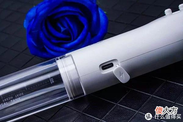 【时尚一点】告别手动的酸爽，油腻大叔尝鲜inFace超微小气泡黑头仪
