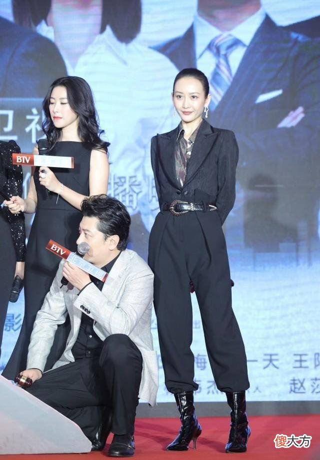 【时尚一点】王鸥、王鸥的慵懒中性风穿搭，你值得一看！
