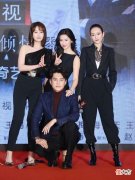 【时尚一点】王鸥、王鸥的慵懒中性风穿搭，你值得一看！