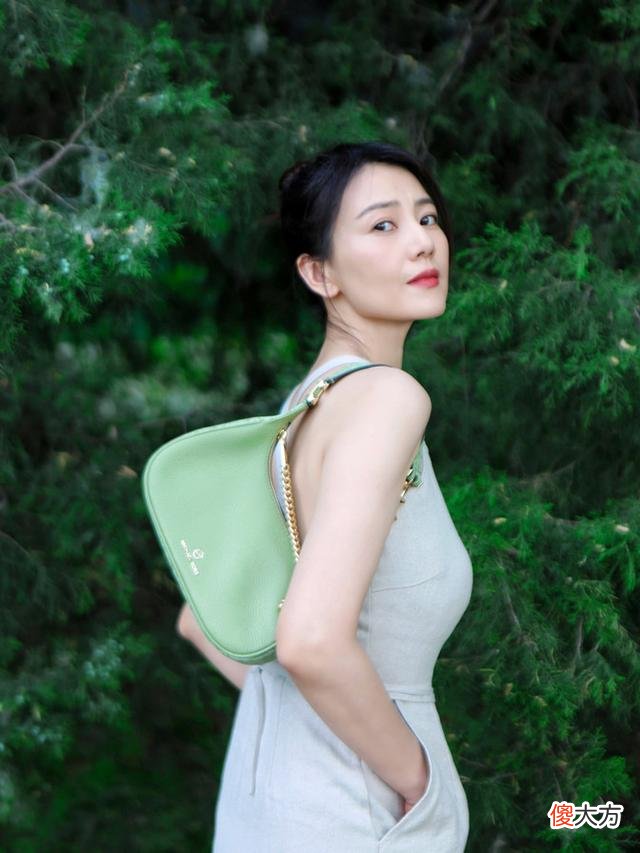 【就爱时尚】高圆圆的露肤裙装，你喜欢哪一款？