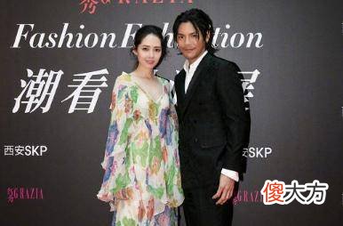 【就爱时尚】郭碧婷身穿浅蓝色绣花长裙，尽显仙女气质