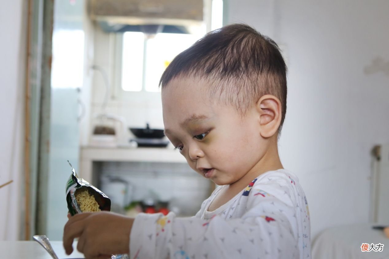 疾病会把人折磨成什么样子？他照镜子时会被自己吓哭