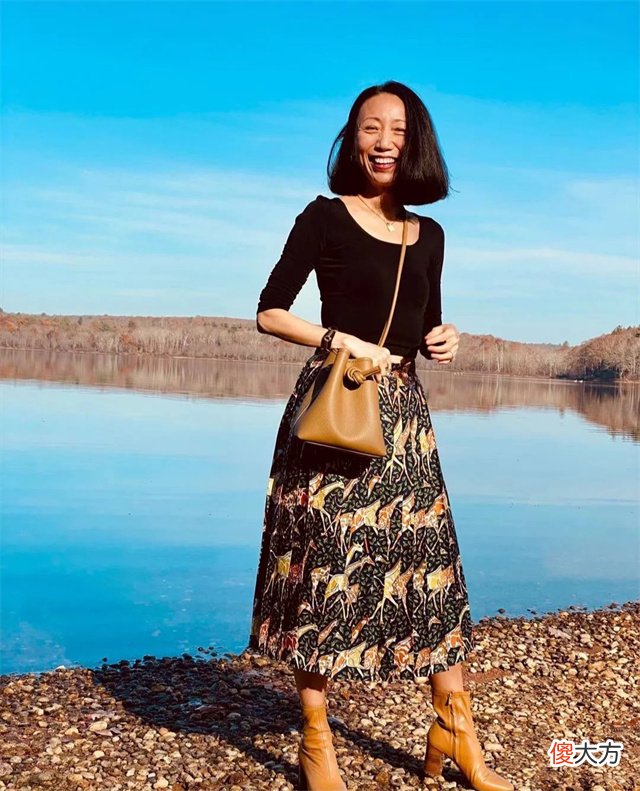 【时尚一点】中年女人：哪些“包包”该背，哪些不该背？背错容易显土还很累赘