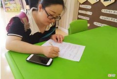幼儿园变相调查“家底”，让孩子和汽车“合影”，家长机智应对