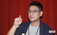 【时尚一点】朱孝天婚后“幸福肥肉”完成“发福大叔”蜕变