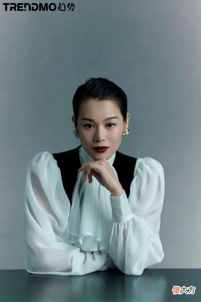 【就爱时尚】tvb当家花旦胡杏儿，西装套装优雅又帅气