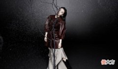 【时尚一点】“金曲歌后”张靓颖的时尚穿搭，你get了吗？