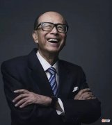 【时尚一点】李嘉诚人到九旬依旧容光焕发，着装正式状态却放松，儒雅又绅士