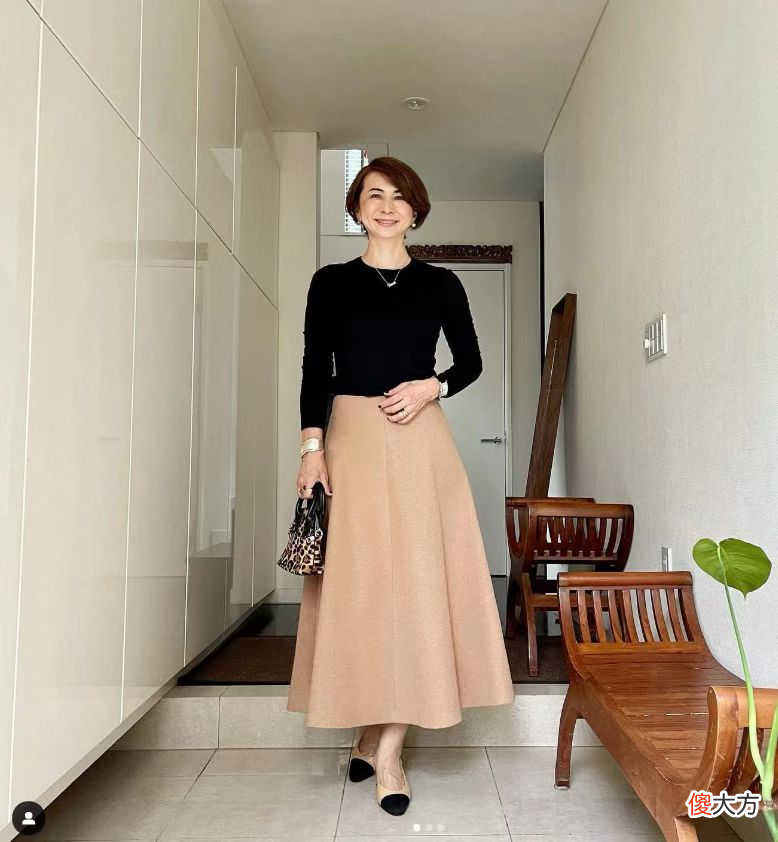 【时尚一点】50岁的女人，首饰不用戴太多，这几个地方有就够，优雅大方显品味