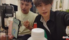 【游戏迷】童锦程与王者荣耀主播耀扬线下联动，网友：民政局一人交两块五