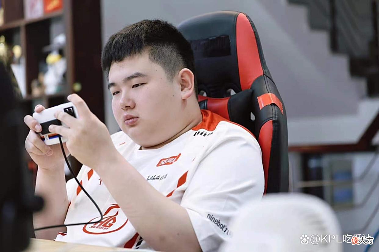 【游戏迷】TTG3-0AG：新人打野碰撞！明杨更胜未央，AG识人不行BP更是白给
