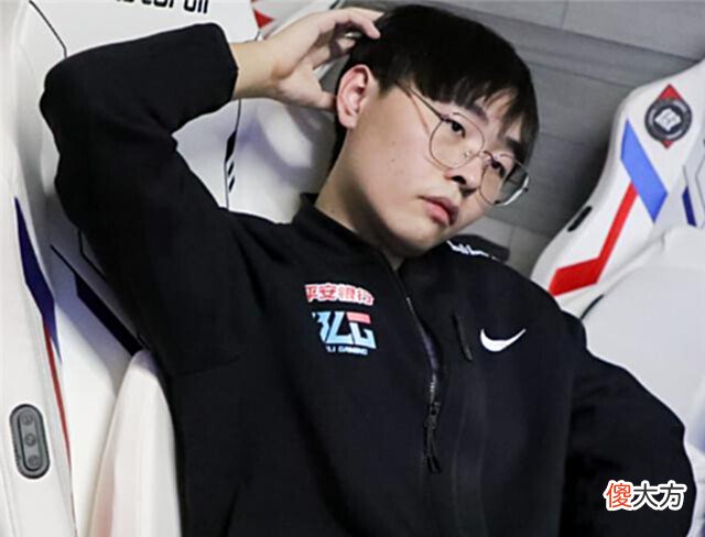 【游戏世界】faker信心满满:夏季赛继续赢,小虎:不会有人假期还在rank吧?