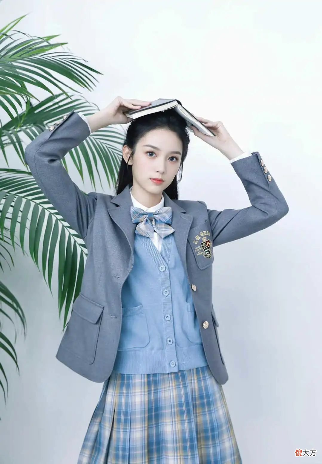 【时尚一点】清新又减龄的学院风穿搭，不仅时髦还美！周也穿出了高级感