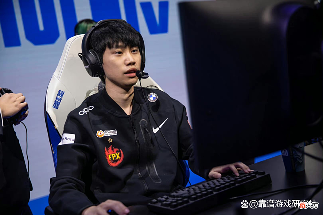 【游戏世界】LOL：对不起FPX，牛宝复出后给LPL观众道歉，抛开中野不谈说得对