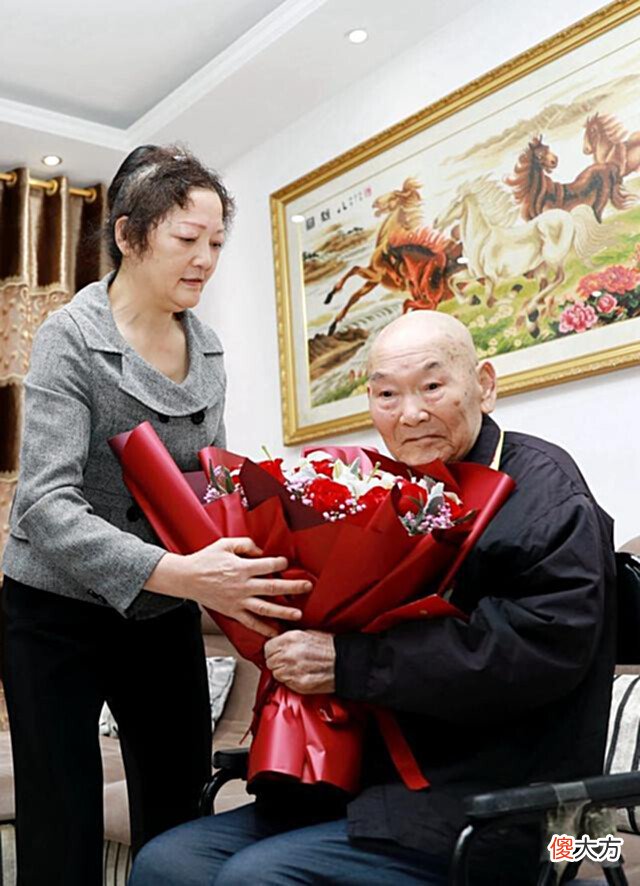 【历史故事】安徽痴呆老人嘴里嘟囔奇怪数字，儿女听后求助政府：查查27、81、241