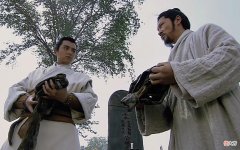 【历史故事】九次战役打完，土里的宋江和树上的吴用才明白：蔡京高俅比咱们厉害