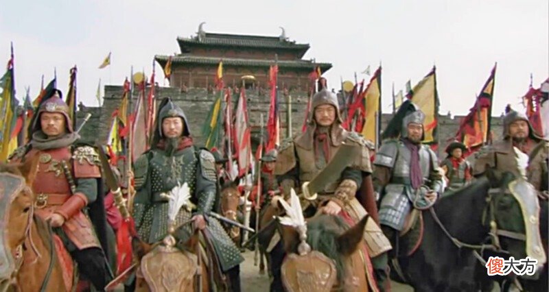 【历史故事】九次战役打完，土里的宋江和树上的吴用才明白：蔡京高俅比咱们厉害