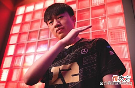 【游戏迷】LOL：RNG粉丝很慌，英文流解说预测夏季赛排名，RNG排第一很正常