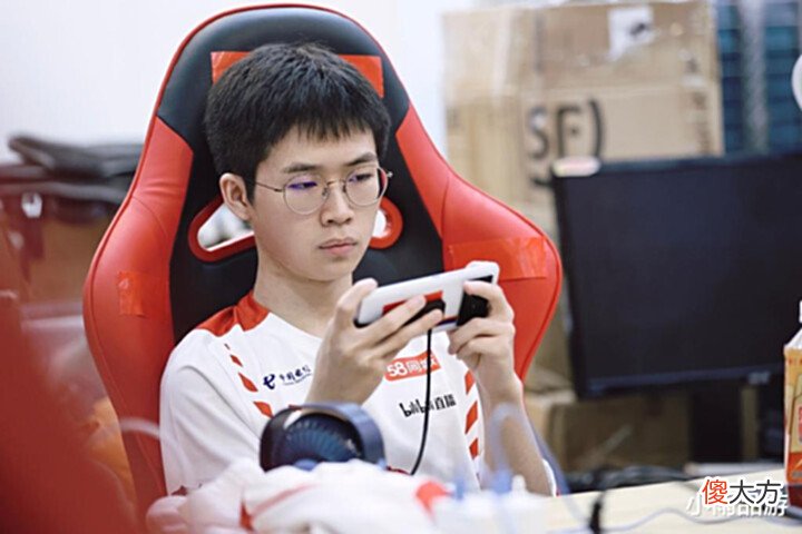 【游戏世界】一诺被钎城对位打爆,久诚的老毛病还在,爱思再打恐将晚节不保
