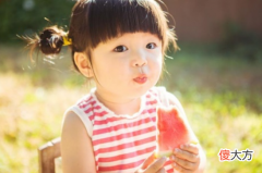 夏天，能给宝宝吃西瓜吗？超过这个年龄才可以，并且要做好3件事