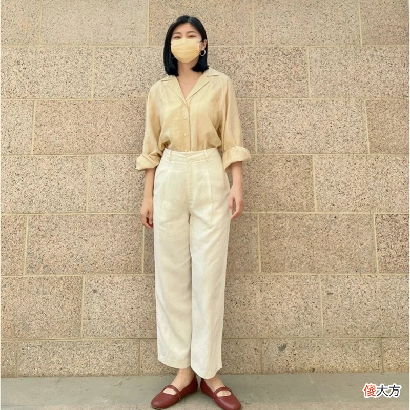 【时尚一点】女人40岁后少穿牛仔裤，今年流行“豆腐裤”，配T恤、衬衫都好看