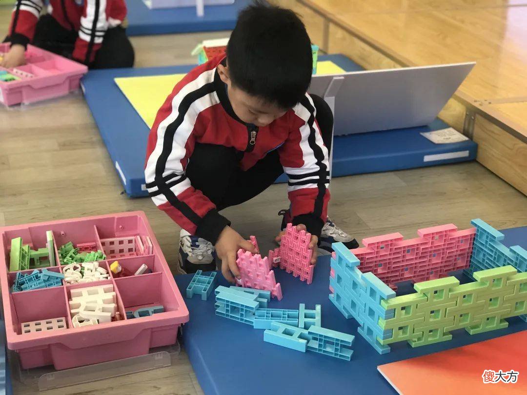 孩子为啥不愿意在幼儿园“上厕所”？有3个隐藏原因，家长要了解