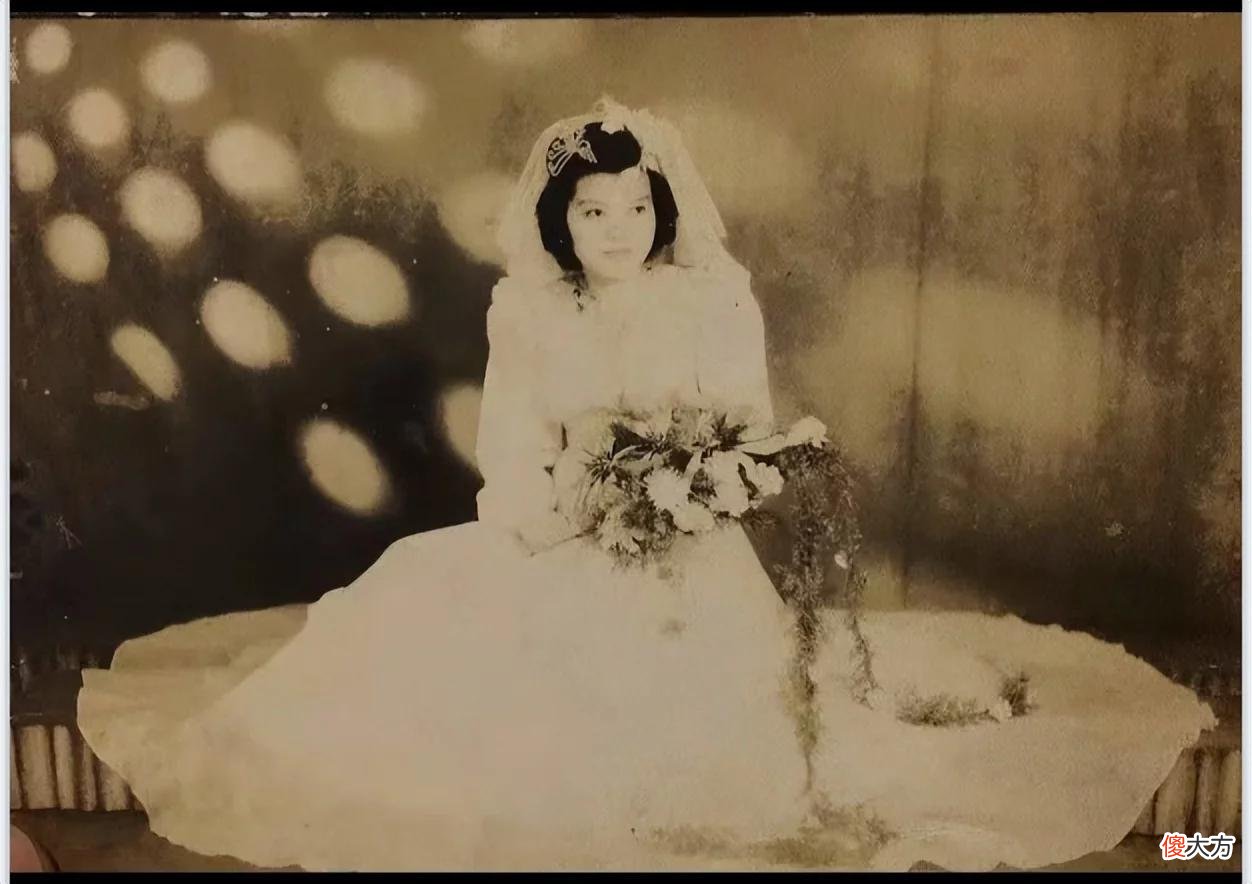 【时尚一点】老照片：上世纪婚纱照，质朴真实，甜蜜恩爱真幸福