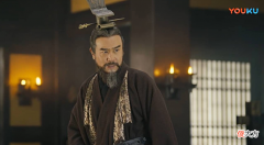 【历史故事】踢飞“土疙瘩”差点伤人，竟是一枚金印，500元被收走后来如何