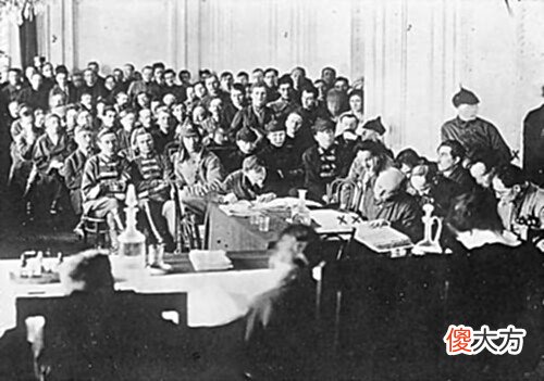 【爱历史】苏维埃政权建立初期处于帝国主义的包围中,提高俄共能力非常必要