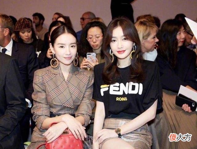 【时尚一点】秦岚和董洁同台看秀，谁的时尚表现力更出色？