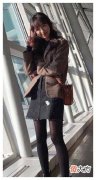 【就爱时尚】秋季穿搭：毛衣+牛仔裤，让你的造型更加随性