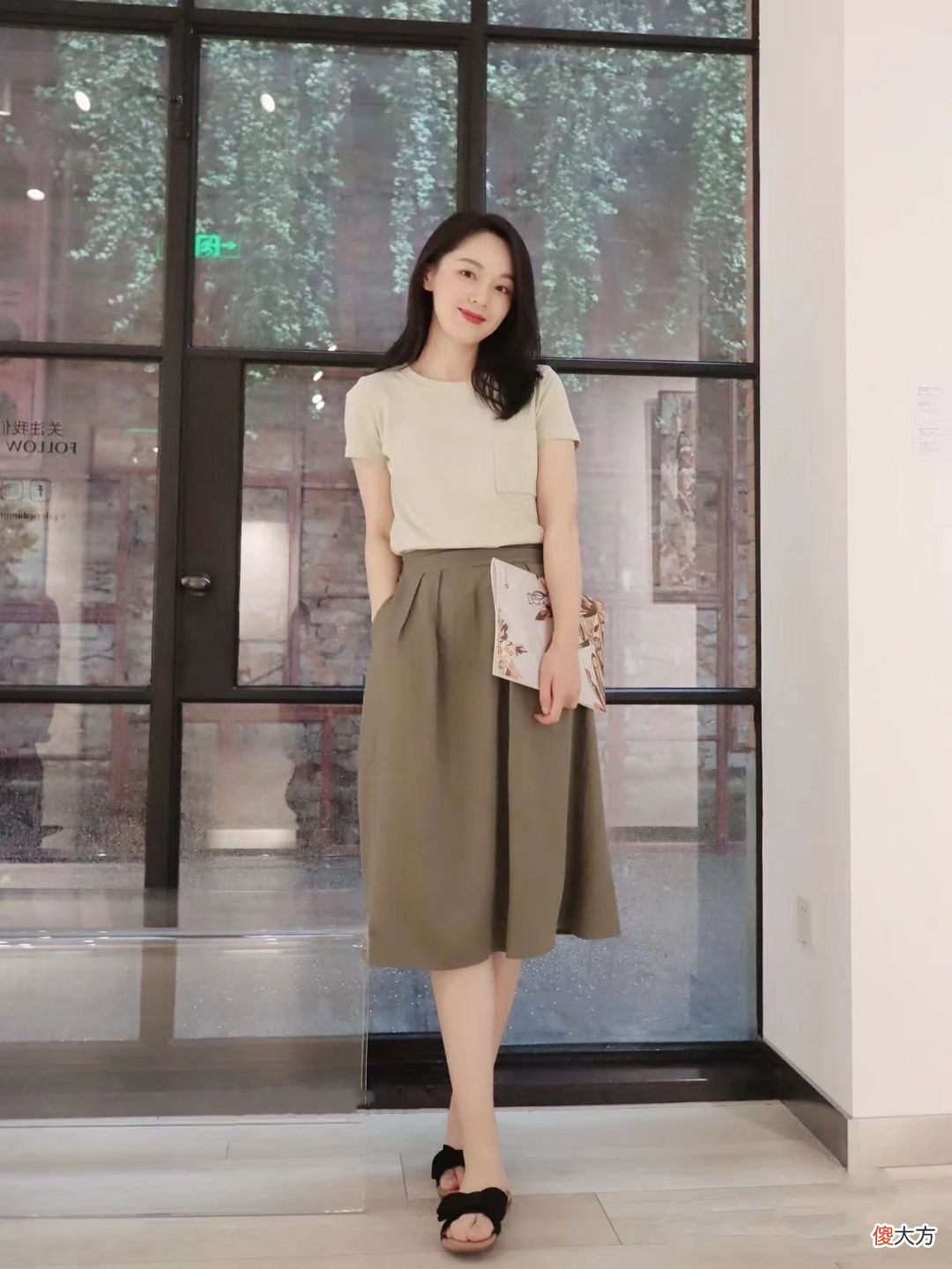 【时尚一点】夏天来了穿裙子，成熟的女人多半喜欢穿半身裙，优雅遮肉又显气质