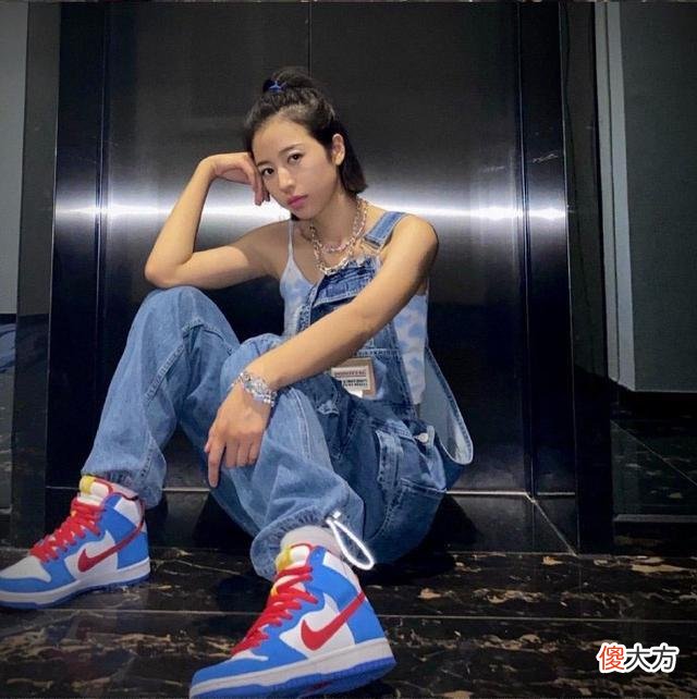 【就爱时尚】周雨彤的私服穿搭法则，你get到了吗？