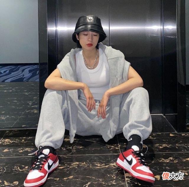 【就爱时尚】周雨彤的私服穿搭法则，你get到了吗？