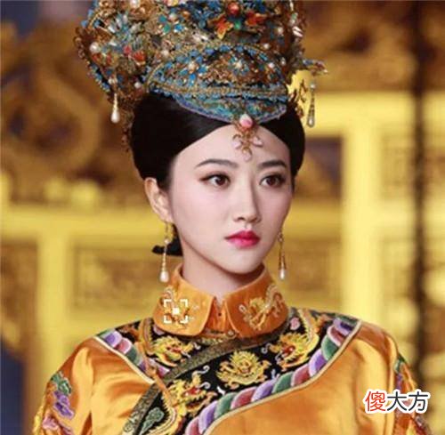 【历史故事】姐妹俩同时嫁康熙，姐姐成皇后宠冠六宫，妹妹成清朝最特殊的贵妃