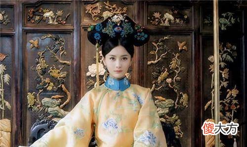 【历史故事】姐妹俩同时嫁康熙，姐姐成皇后宠冠六宫，妹妹成清朝最特殊的贵妃