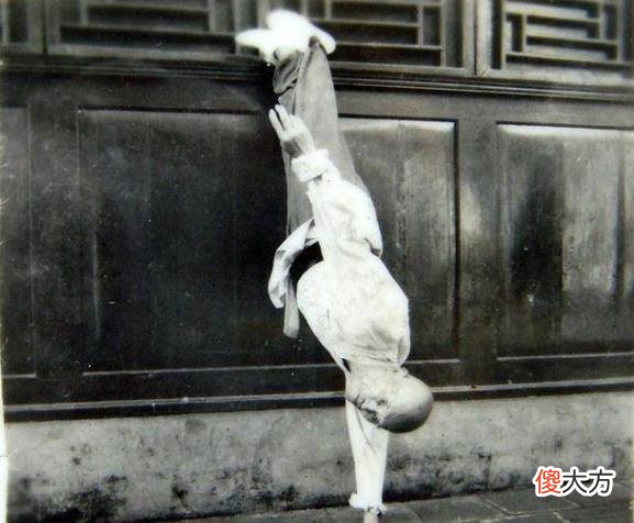 【历史故事】骗子还是大师？会二指禅海灯法师，87岁圆寂时少林寺却无人吊唁