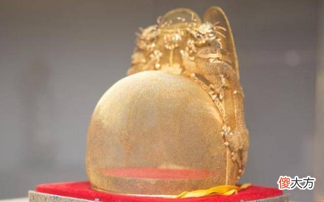 【爱历史】1957年明定陵被挖掘，出土皇帝纯金帽子，工艺高超全国仅此一