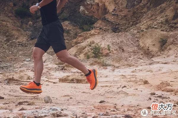 【时尚一点】高速赛道利器——HOKA ONEONE TECTON X 碳板越野跑鞋
