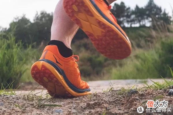 【时尚一点】高速赛道利器——HOKA ONEONE TECTON X 碳板越野跑鞋