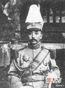 【爱历史】张作霖到学校挑选姨太太,最后居然带个瘸子回家,果然眼光独到
