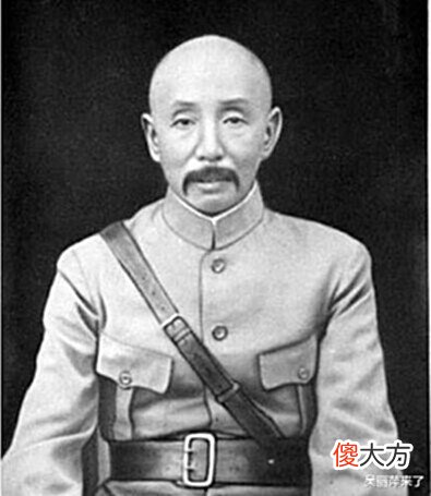 【爱历史】张作霖到学校挑选姨太太,最后居然带个瘸子回家,果然眼光独到