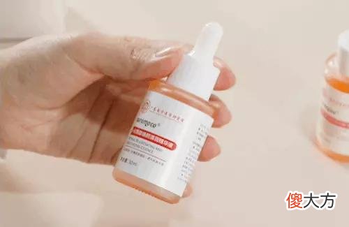 【就爱时尚】长了脂肪粒到底挤不挤？一分钟教你处理它的正确方式