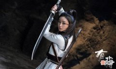 【时尚一点】《有翡》官宣剧照，赵丽颖挥剑太有女神范儿，满满的女侠即视感