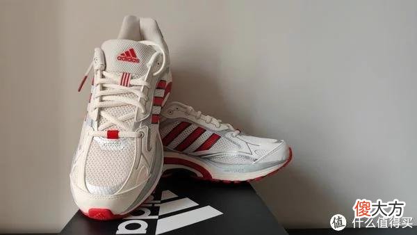 【时尚一点】两百块购买的Adidas夏日复古跑鞋