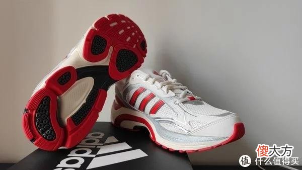 【时尚一点】两百块购买的Adidas夏日复古跑鞋