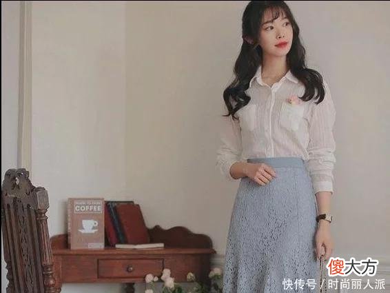 【就爱时尚】T恤搭配成夏季重点！掌握穿搭技巧，简约装照样能穿出高级感