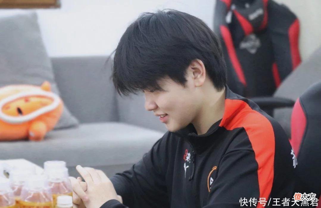 【游戏迷】KSG3-1VG，8分43秒平推创纪录，啊泽曹操化身砍王，离开AG变强了